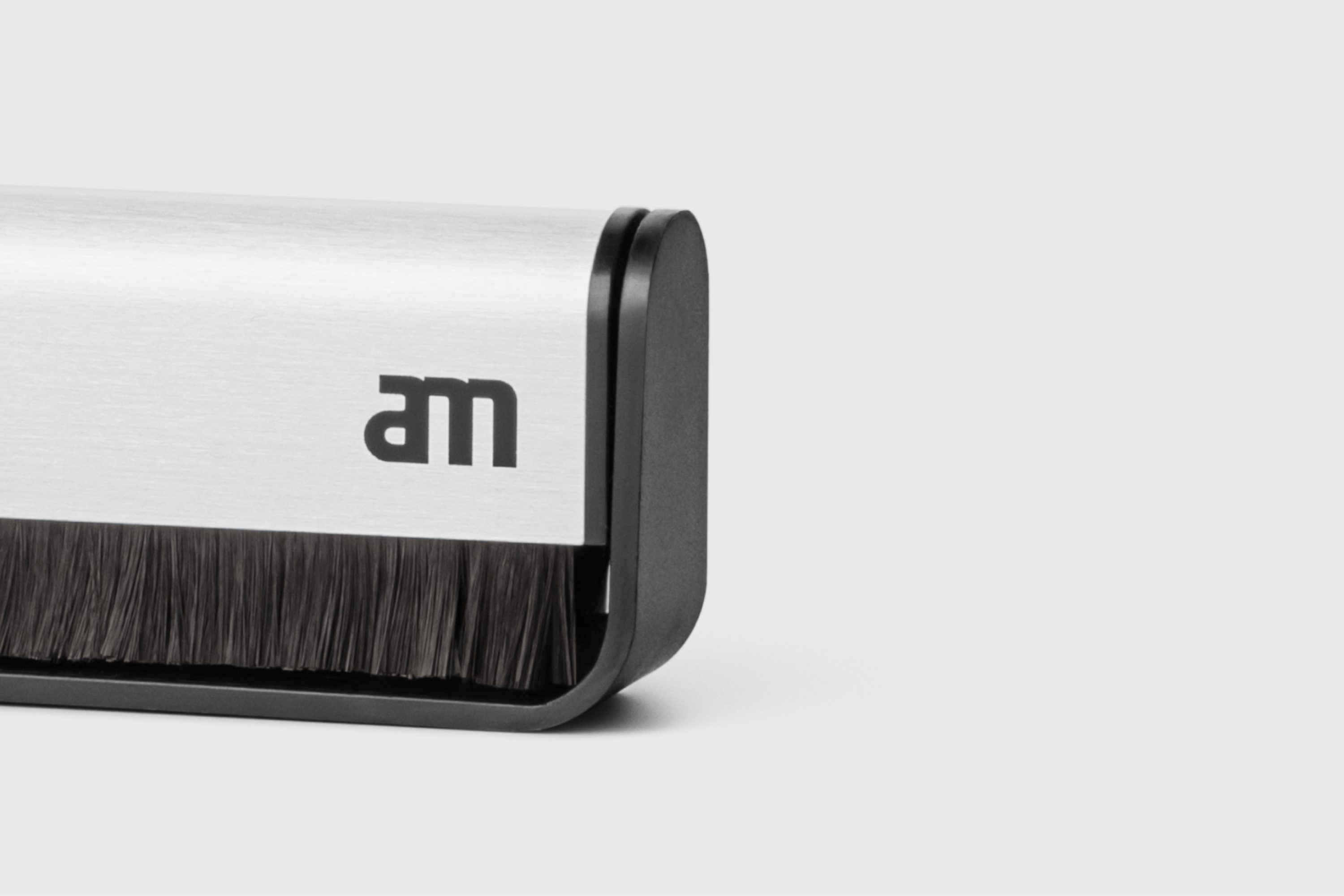 Anti-static vinyl brush