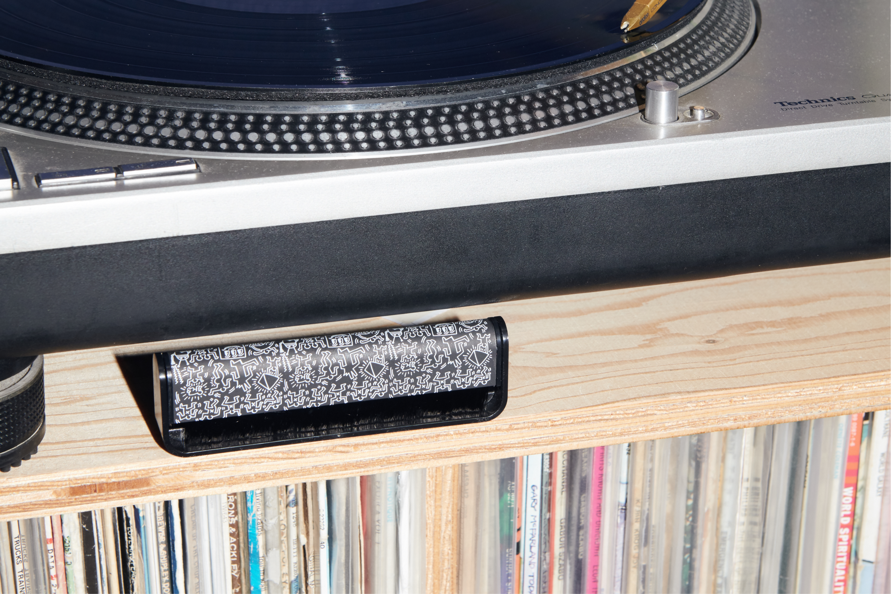 Keith Haring anti-static vinyl brush